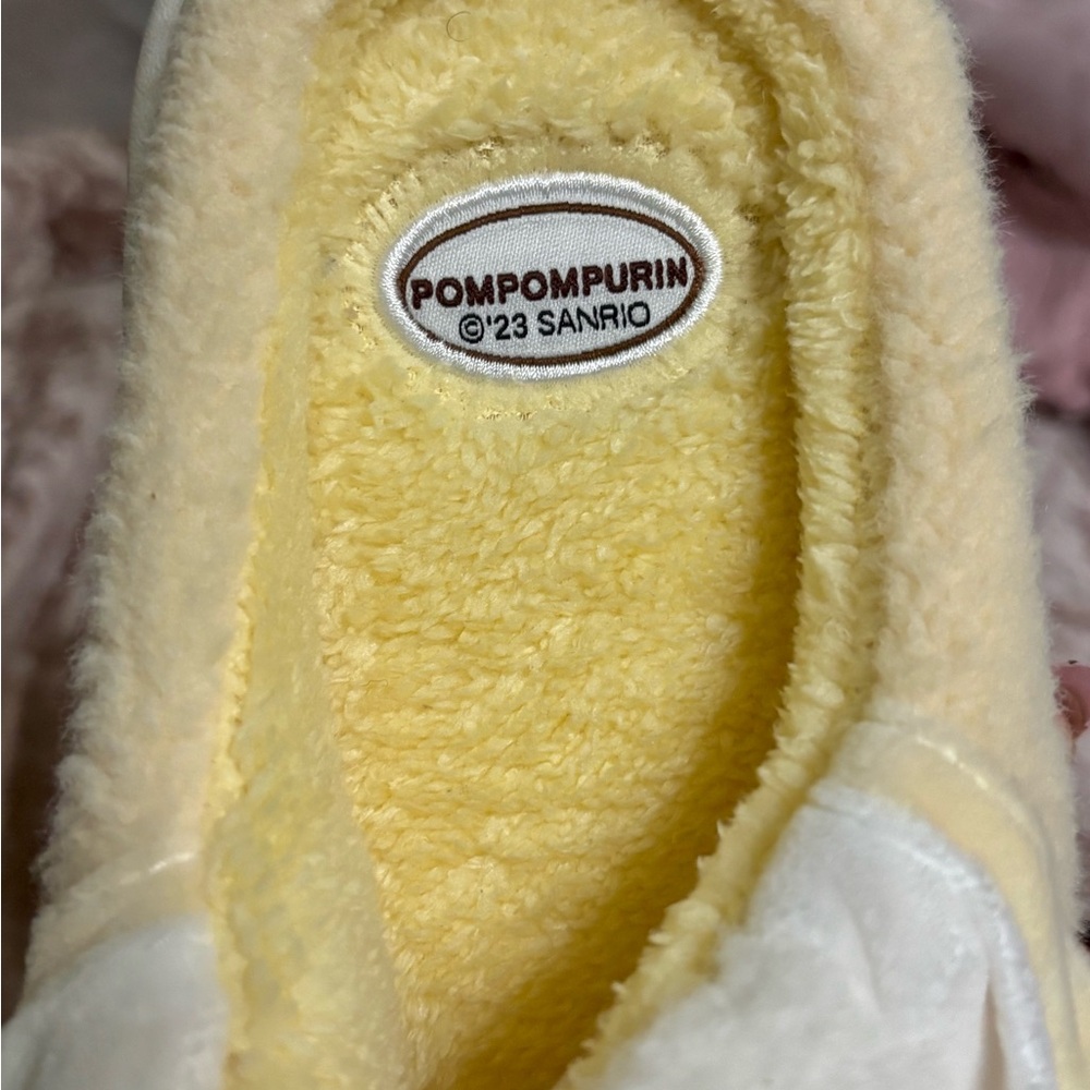 New Sanrio Pompompurin Cozy Plush Slippers - Picture 3 of 4